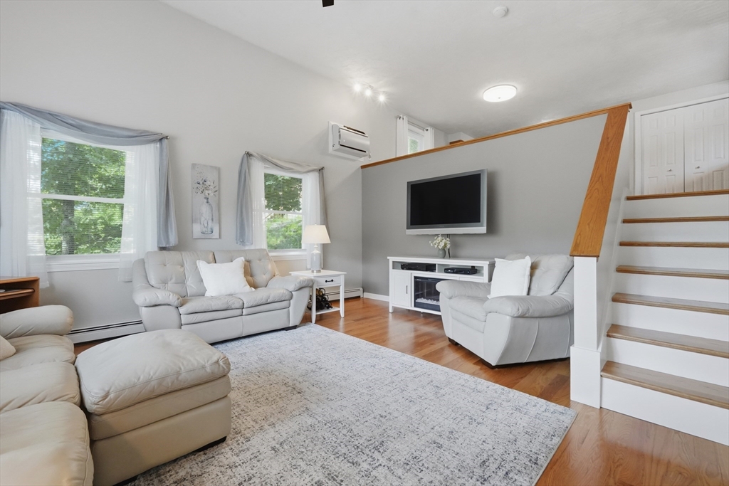 30 Golden Hills Road Saugus, MA 01906 - Photo 5 of 40