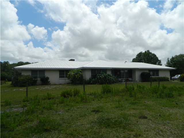950 Pulitzer Road Fort Pierce, FL 34945 - Photo 1 of 9 Primary Photo