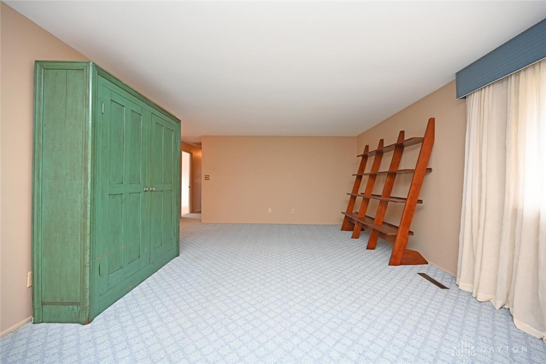 288 Monarch Road Centerville, OH 45458 - Photo 8 of 46
