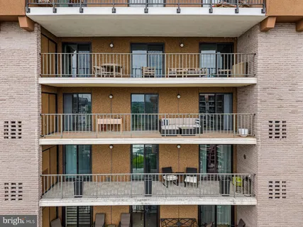 $425,000 | 11302 Valley Forge Circle, Unit 1302, King of Prussia, PA 19406