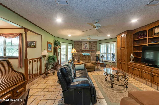 $425,000 | 2508 Northside Road, New Iberia, LA 70563