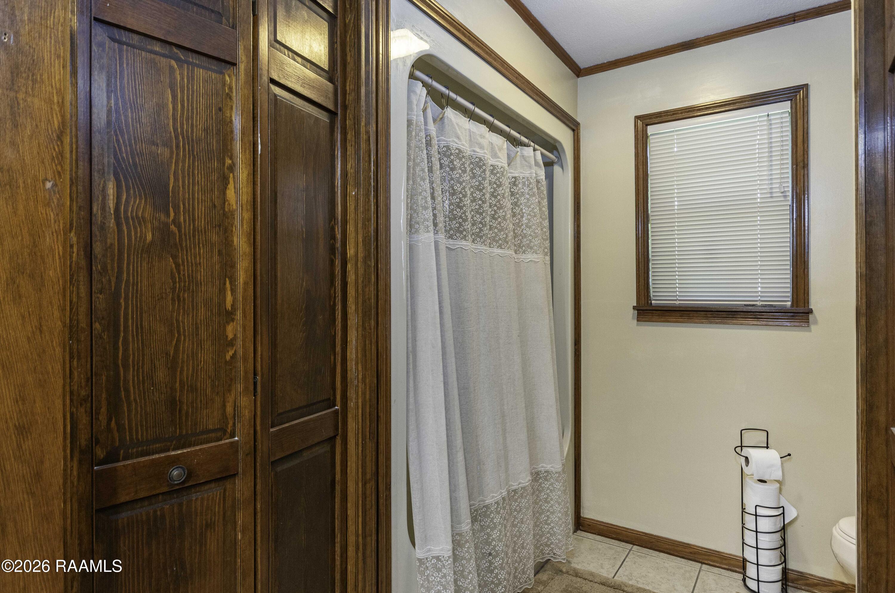 2508 Northside Road New Iberia, LA 70563 - Photo 26 of 44 Guest Bath 2