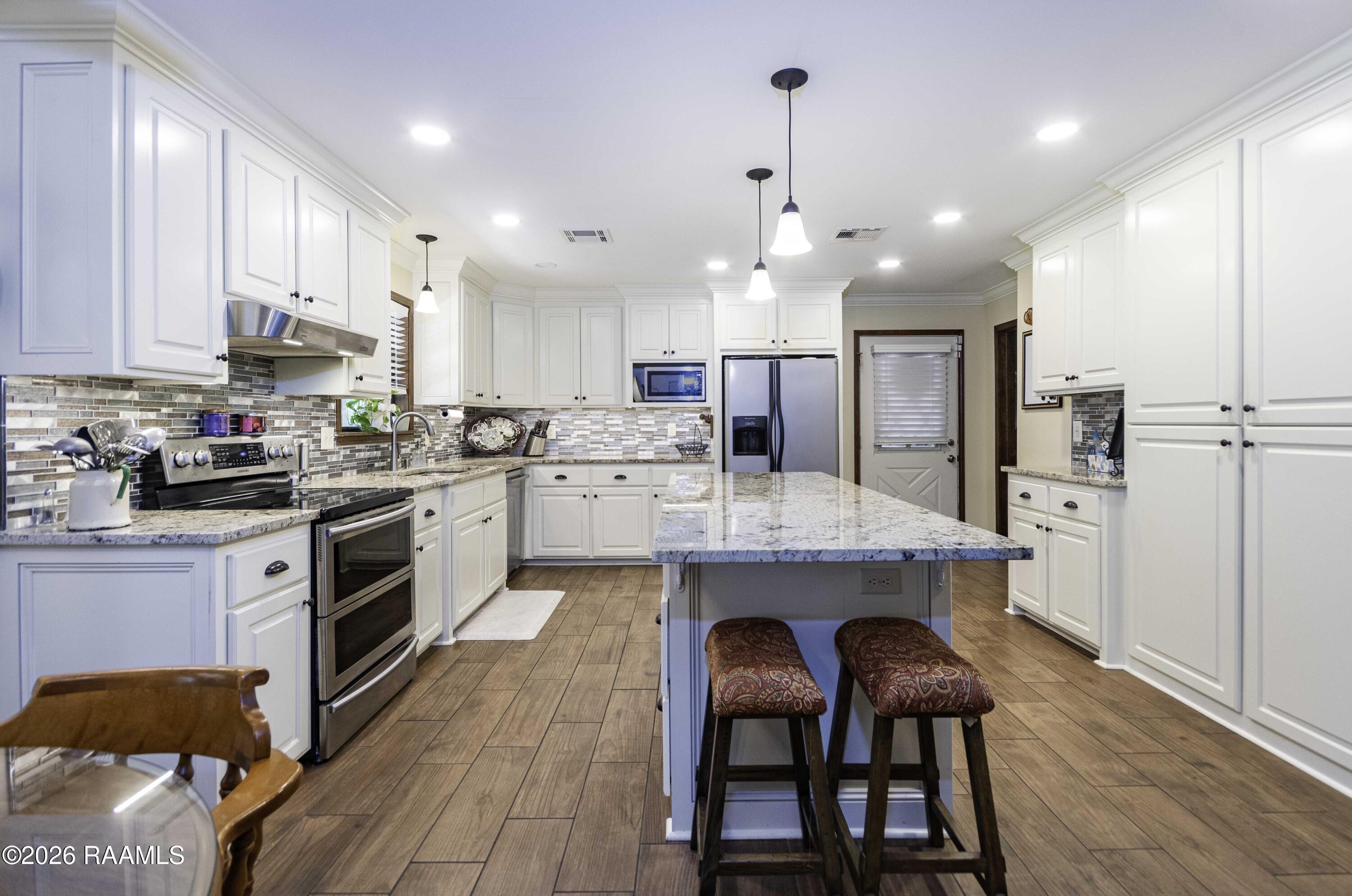 2508 Northside Road New Iberia, LA 70563 - Photo 7 of 44 Kitchen 1