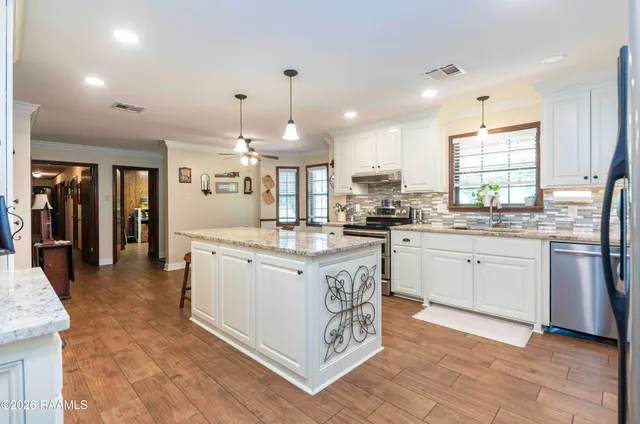 $425,000 | 2508 Northside Road, New Iberia, LA 70563