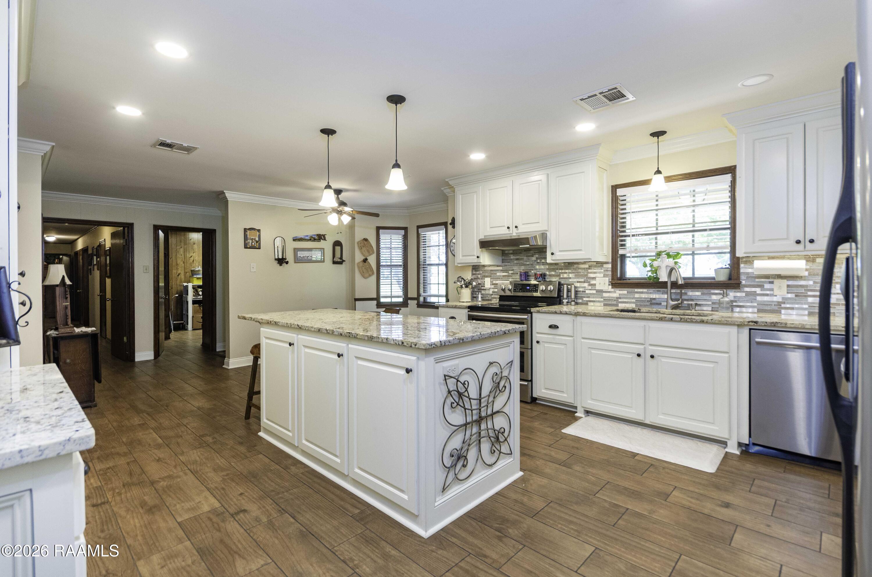 2508 Northside Road New Iberia, LA 70563 - Photo 9 of 44 Kitchen 3