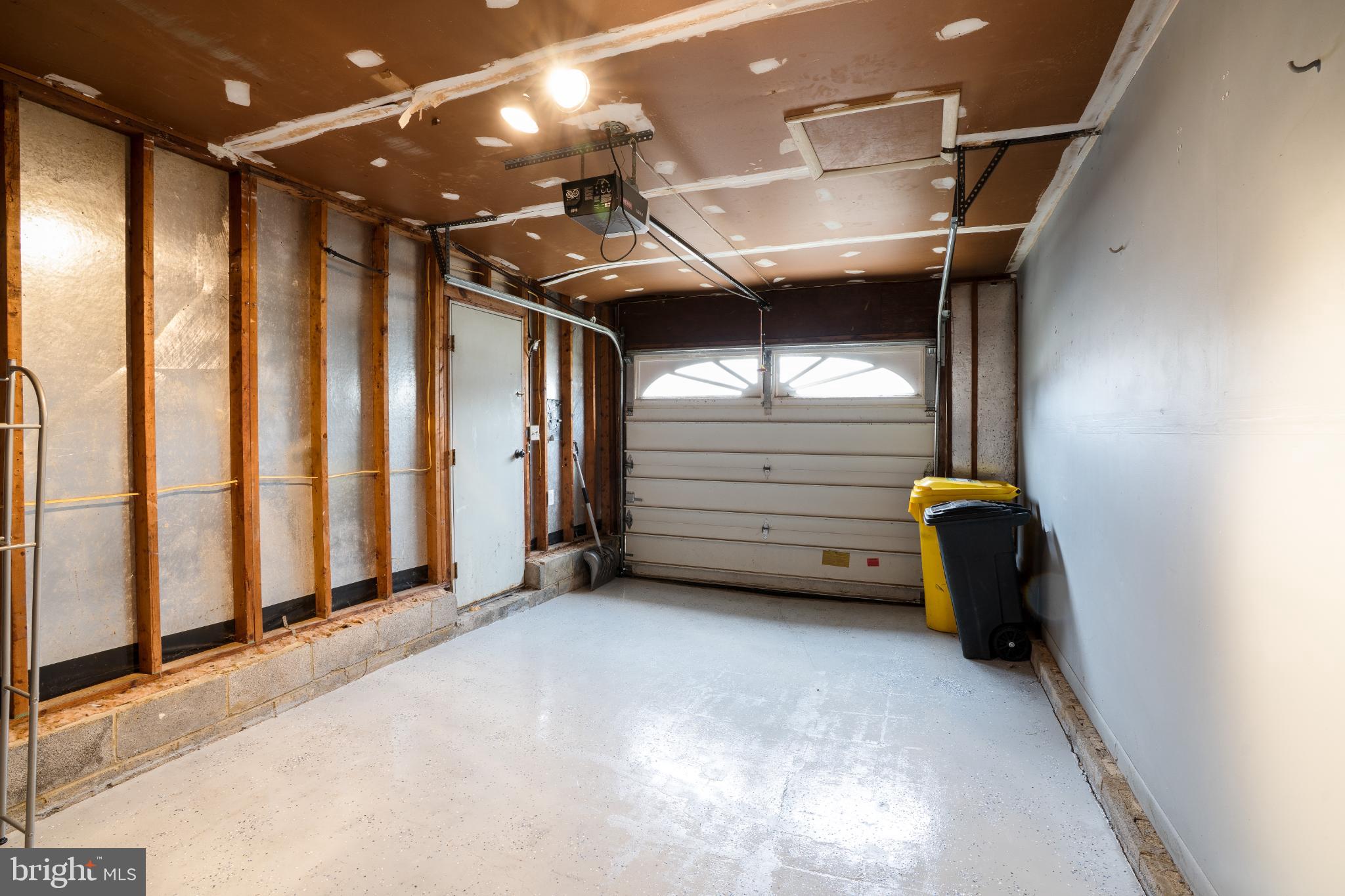 263 Riverdale Road Severna Park, MD 21146 - Photo 27 of 30 Spacious garage ready for your vision.