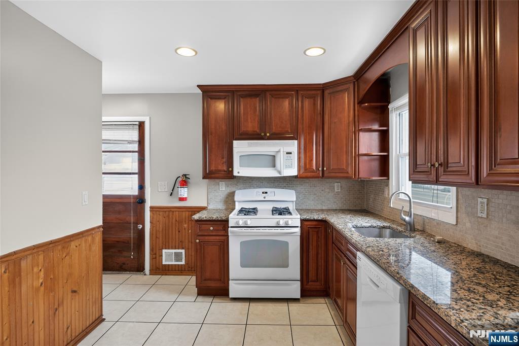 340 Old Post Road Edison, NJ 08817 - Photo 5 of 27
