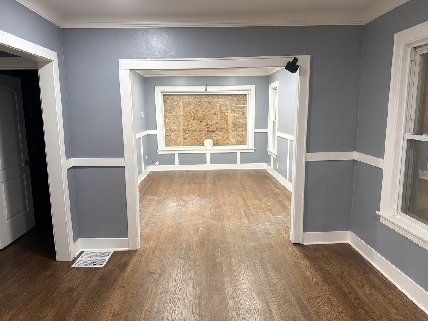 8618 South Justine Street Chicago, IL 60620 - Photo 2 of 10