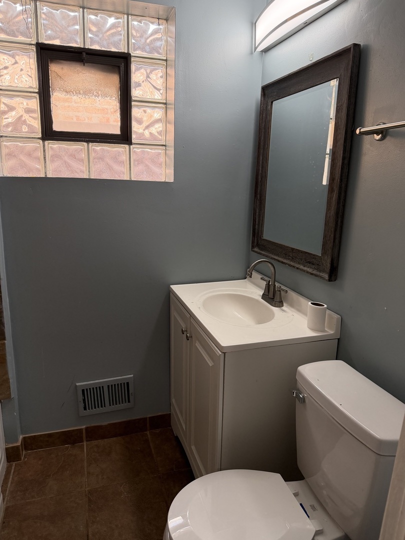 8618 South Justine Street Chicago, IL 60620 - Photo 3 of 10