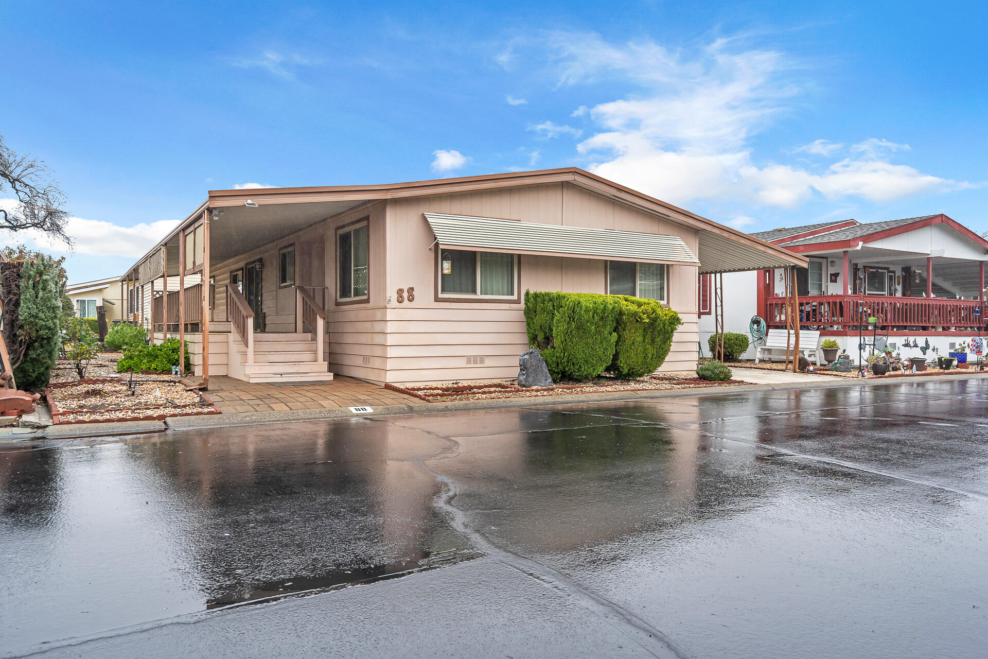 350 Gilmore Road, Unit SPC 88 Red Bluff, CA 96080 - Photo 24 of 31 a front view of a house with garden