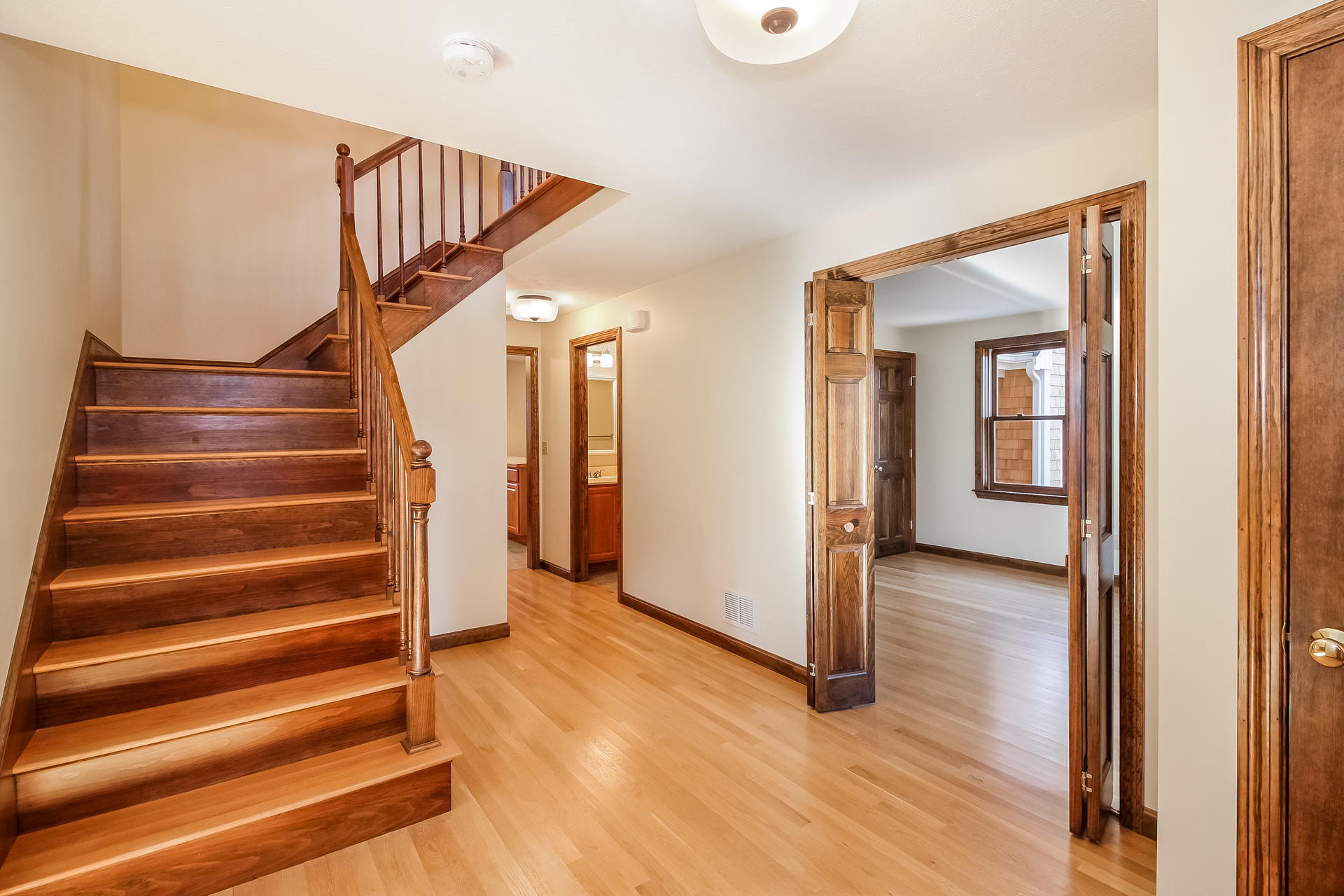 19 Rivers Edge Road East Falmouth, MA 02536 - Photo 8 of 31 004-photo-foyer-6620129