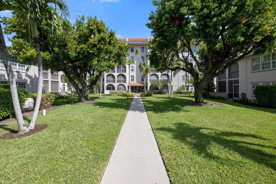 250 Northeast 20th Street, Unit 1010 Boca Raton, FL 33431 - Photo 18 of 23 garden view