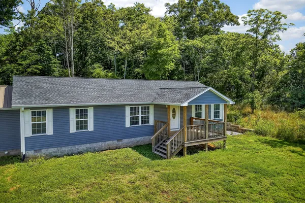 $379,900 | 6101 Old Kentucky Road, Sparta, TN 38583