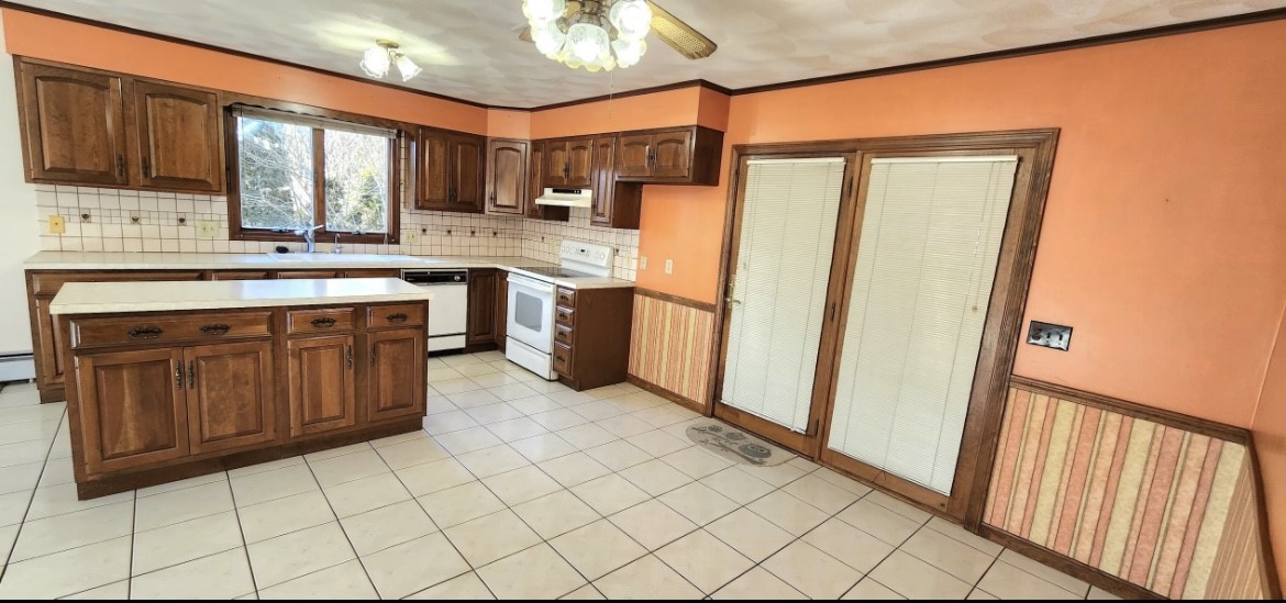 68 Virginia Lane Providence, RI 02908 - Photo 4 of 34