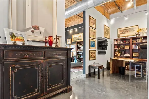 $1,300,000 | 210 West 5th Street, Unit 211, Kansas City, MO 64105