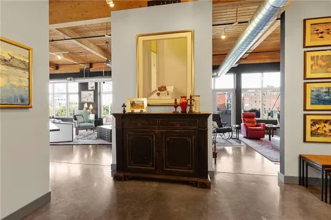 $1,300,000 | 210 West 5th Street, Unit 211, Kansas City, MO 64105