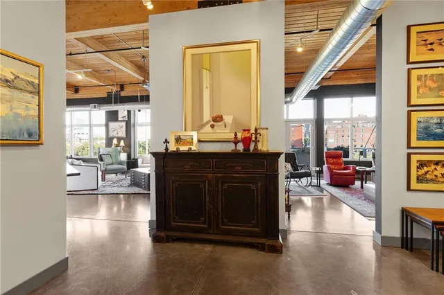 $1,300,000 | 210 West 5th Street, Unit 211, Kansas City, MO 64105