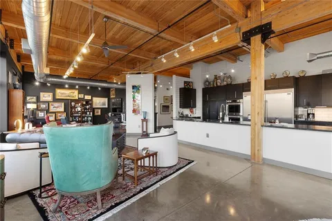 $1,300,000 | 210 West 5th Street, Unit 211, Kansas City, MO 64105