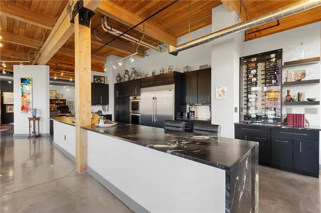 $1,300,000 | 210 West 5th Street, Unit 211, Kansas City, MO 64105