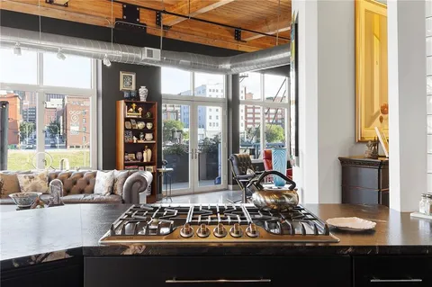 $1,300,000 | 210 West 5th Street, Unit 211, Kansas City, MO 64105