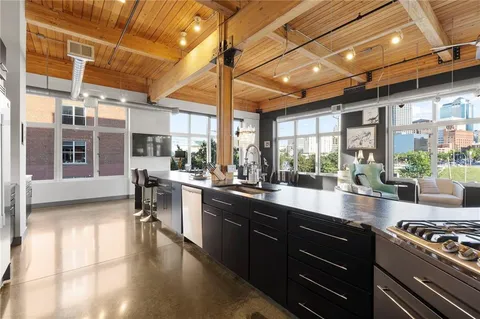 $1,300,000 | 210 West 5th Street, Unit 211, Kansas City, MO 64105