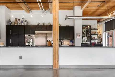 $1,300,000 | 210 West 5th Street, Unit 211, Kansas City, MO 64105