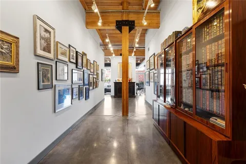 $1,300,000 | 210 West 5th Street, Unit 211, Kansas City, MO 64105