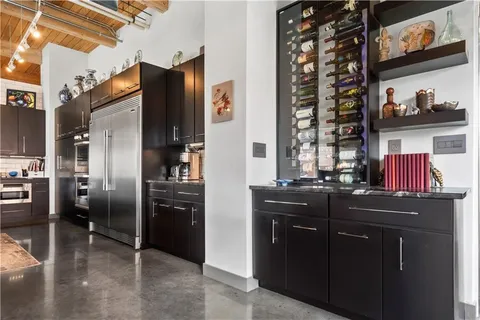 $1,300,000 | 210 West 5th Street, Unit 211, Kansas City, MO 64105