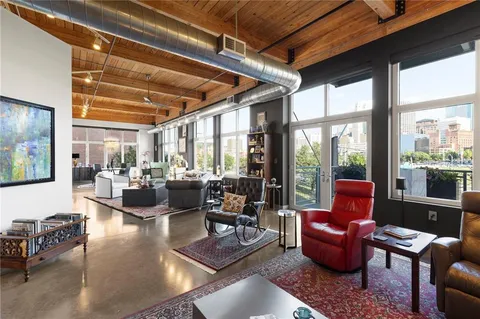 $1,300,000 | 210 West 5th Street, Unit 211, Kansas City, MO 64105