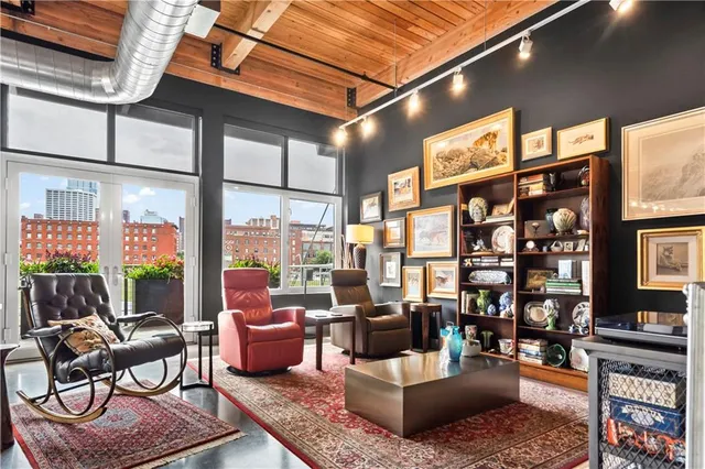 $1,300,000 | 210 West 5th Street, Unit 211, Kansas City, MO 64105