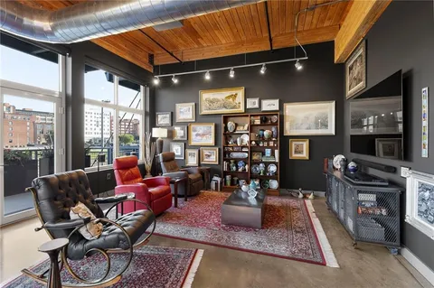 $1,300,000 | 210 West 5th Street, Unit 211, Kansas City, MO 64105