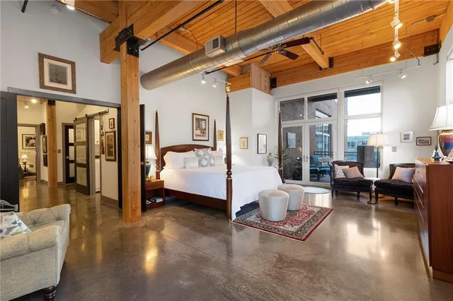 $1,300,000 | 210 West 5th Street, Unit 211, Kansas City, MO 64105