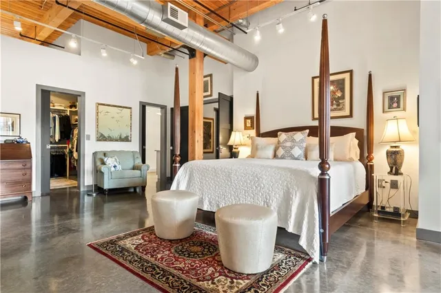 $1,300,000 | 210 West 5th Street, Unit 211, Kansas City, MO 64105