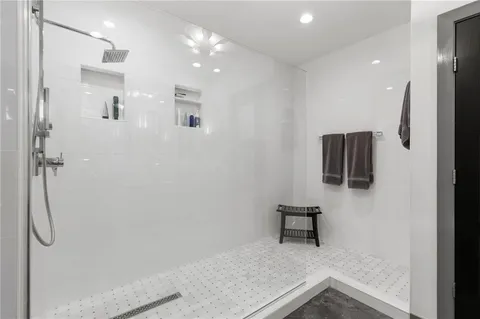 $1,300,000 | 210 West 5th Street, Unit 211, Kansas City, MO 64105