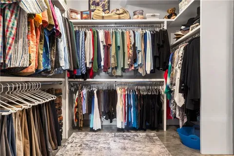 $1,300,000 | 210 West 5th Street, Unit 211, Kansas City, MO 64105