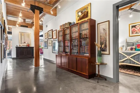 $1,300,000 | 210 West 5th Street, Unit 211, Kansas City, MO 64105