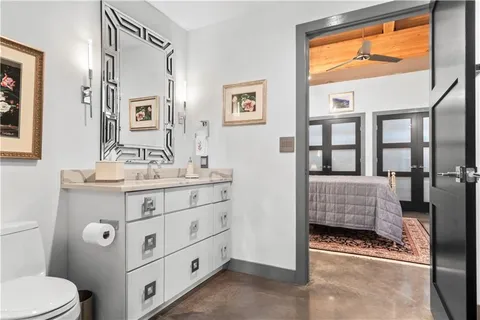 $1,300,000 | 210 West 5th Street, Unit 211, Kansas City, MO 64105