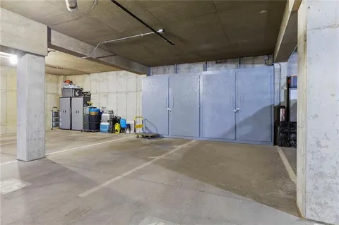 $1,300,000 | 210 West 5th Street, Unit 211, Kansas City, MO 64105