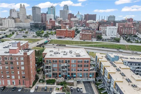 $1,300,000 | 210 West 5th Street, Unit 211, Kansas City, MO 64105