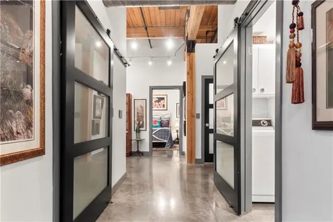 $1,300,000 | 210 West 5th Street, Unit 211, Kansas City, MO 64105