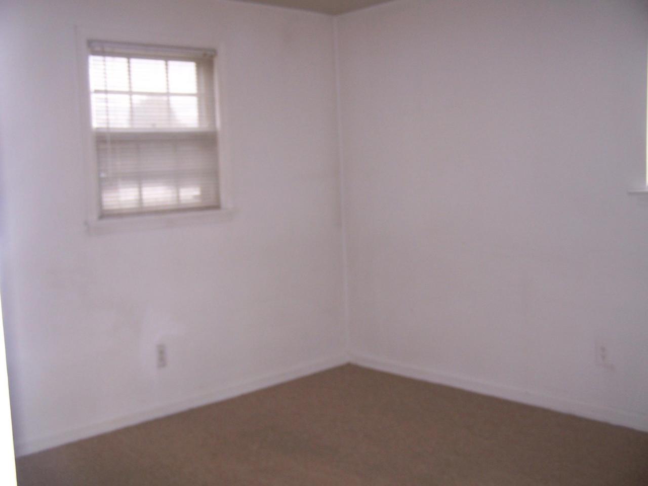 1646 Andrews Road Northwest Roanoke, VA 24017 - Photo 12 of 13 Bedroom