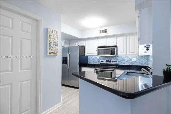 $3,200 | 1280 South Alhambra Circle, Unit 2102, Coral Gables, FL 33146