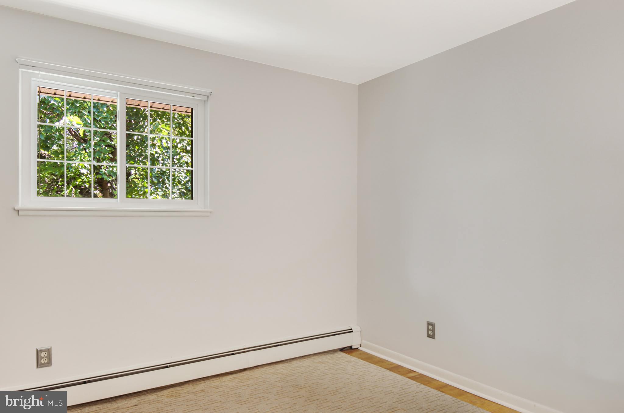 313 Faust Road Reading, PA 19608 - Photo 18 of 32 an empty room with a window
