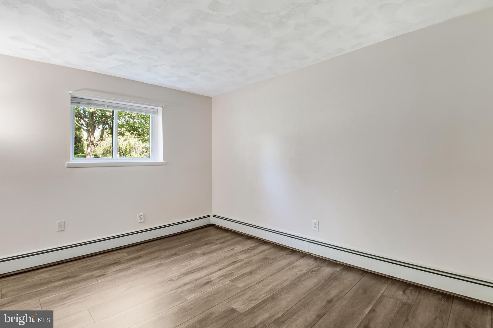 313 Faust Road Reading, PA 19608 - Photo 22 of 32 an empty room with a window