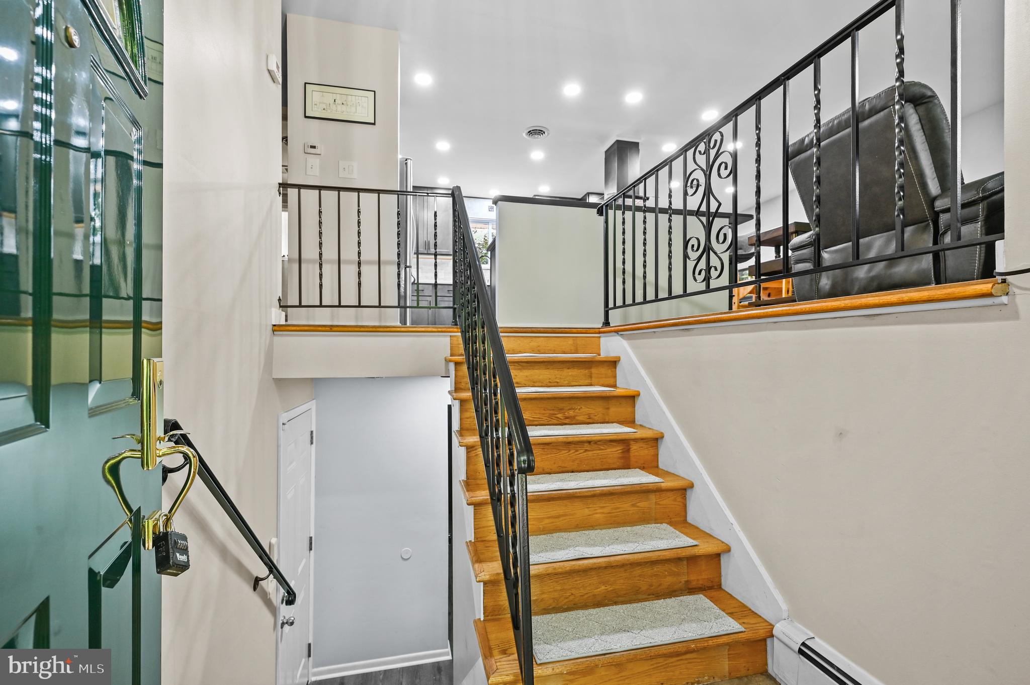 313 Faust Road Reading, PA 19608 - Photo 6 of 32 a view of entryway