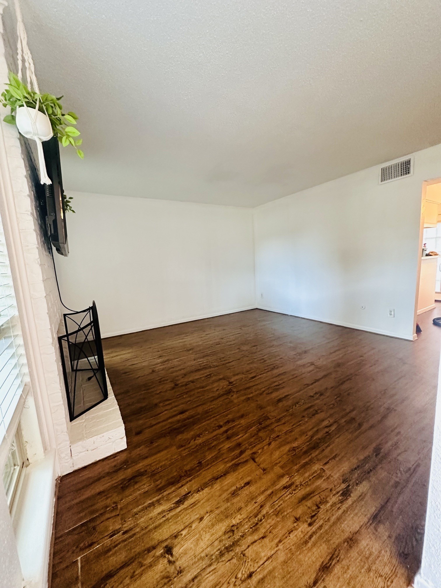 1413 Bonanza Road, Unit 413 Houston, TX 77062 - Photo 4 of 31 Gallery Image 4