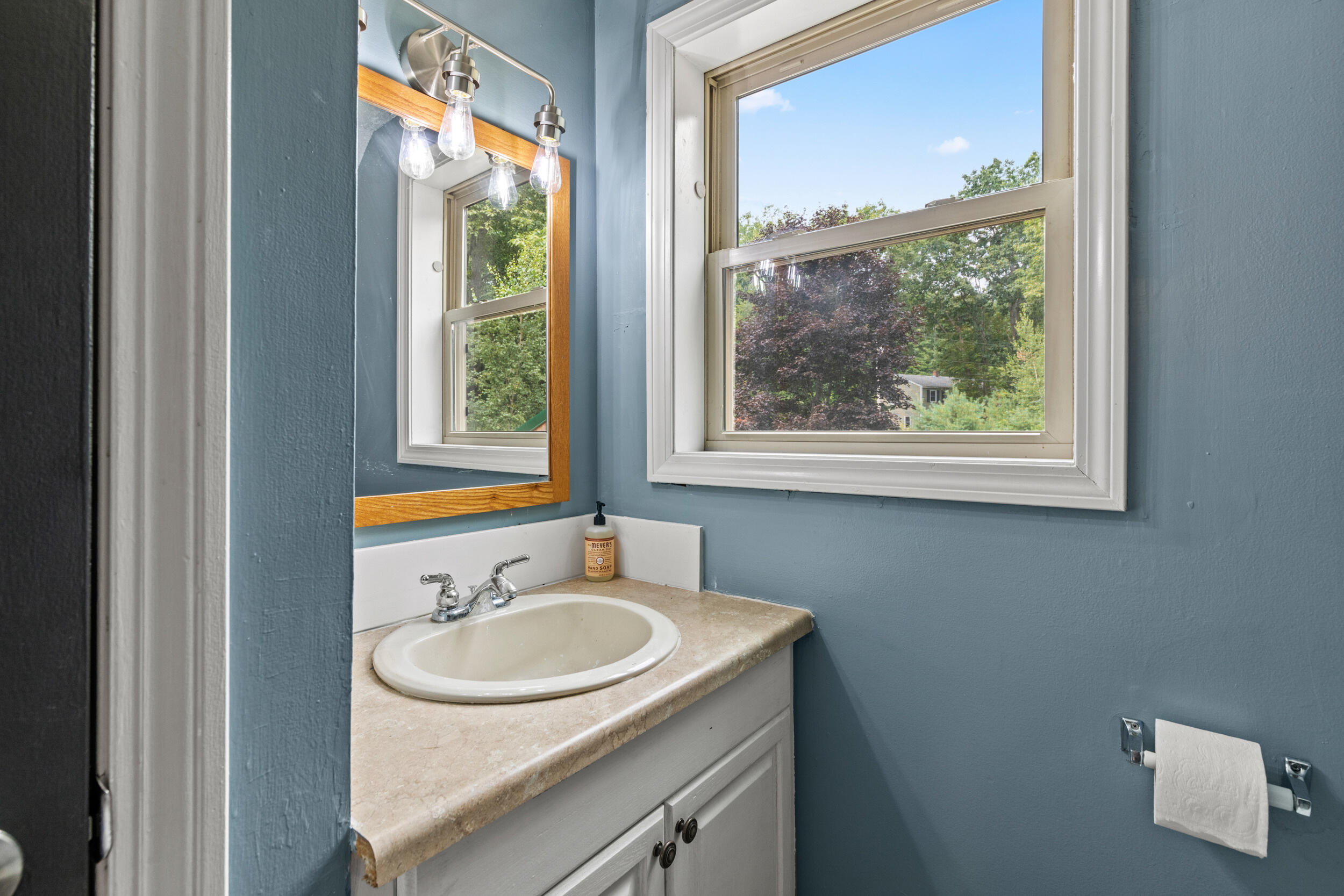 30 Oxbow Circle Naples, ME 04055 - Photo 12 of 20 30 oxbow cir half bath second floor
