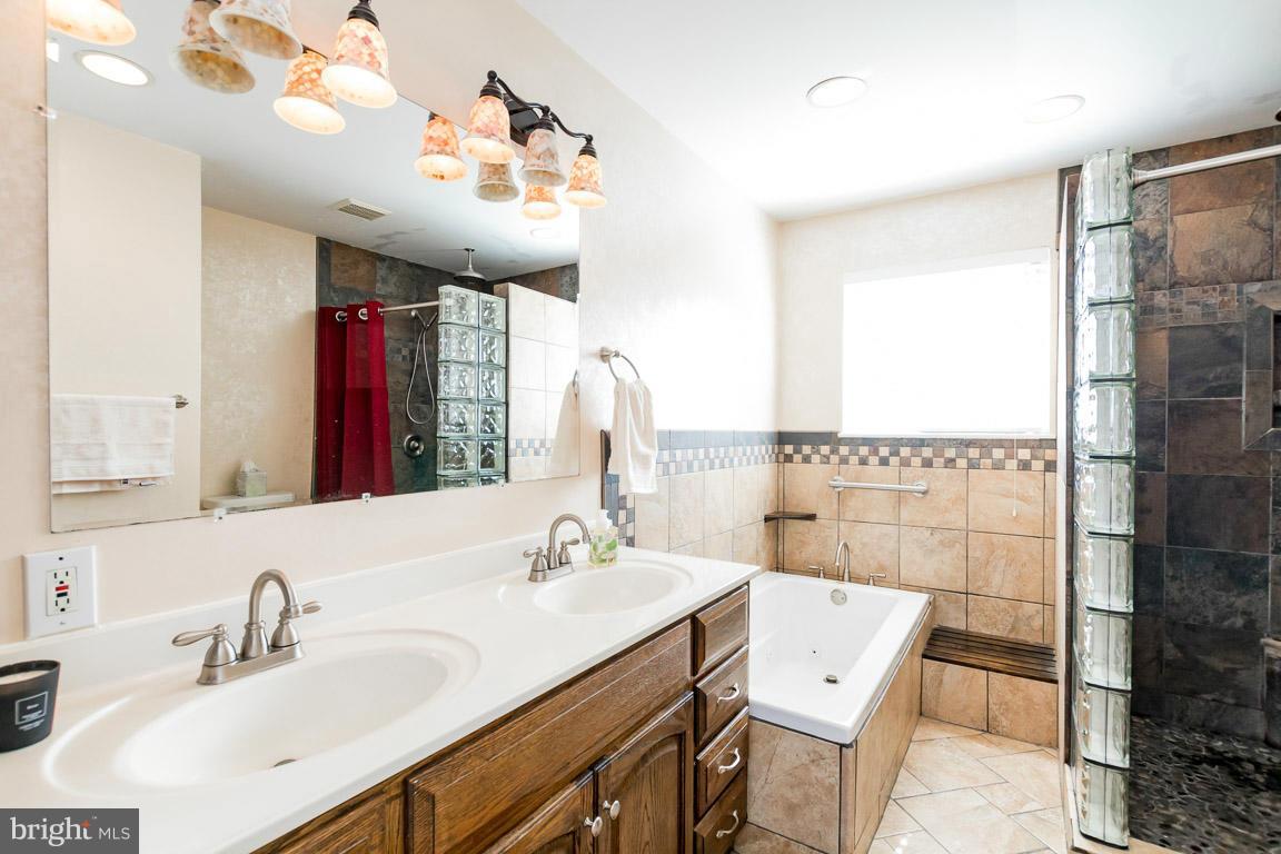 2317 Golden Chapel Road Odenton, MD 21113 - Photo 14 of 30 Bath (Master)