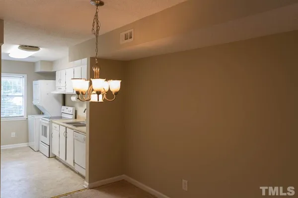 $1,700 | 109 Scott Lane, Unit 109, Chapel Hill, NC 27514