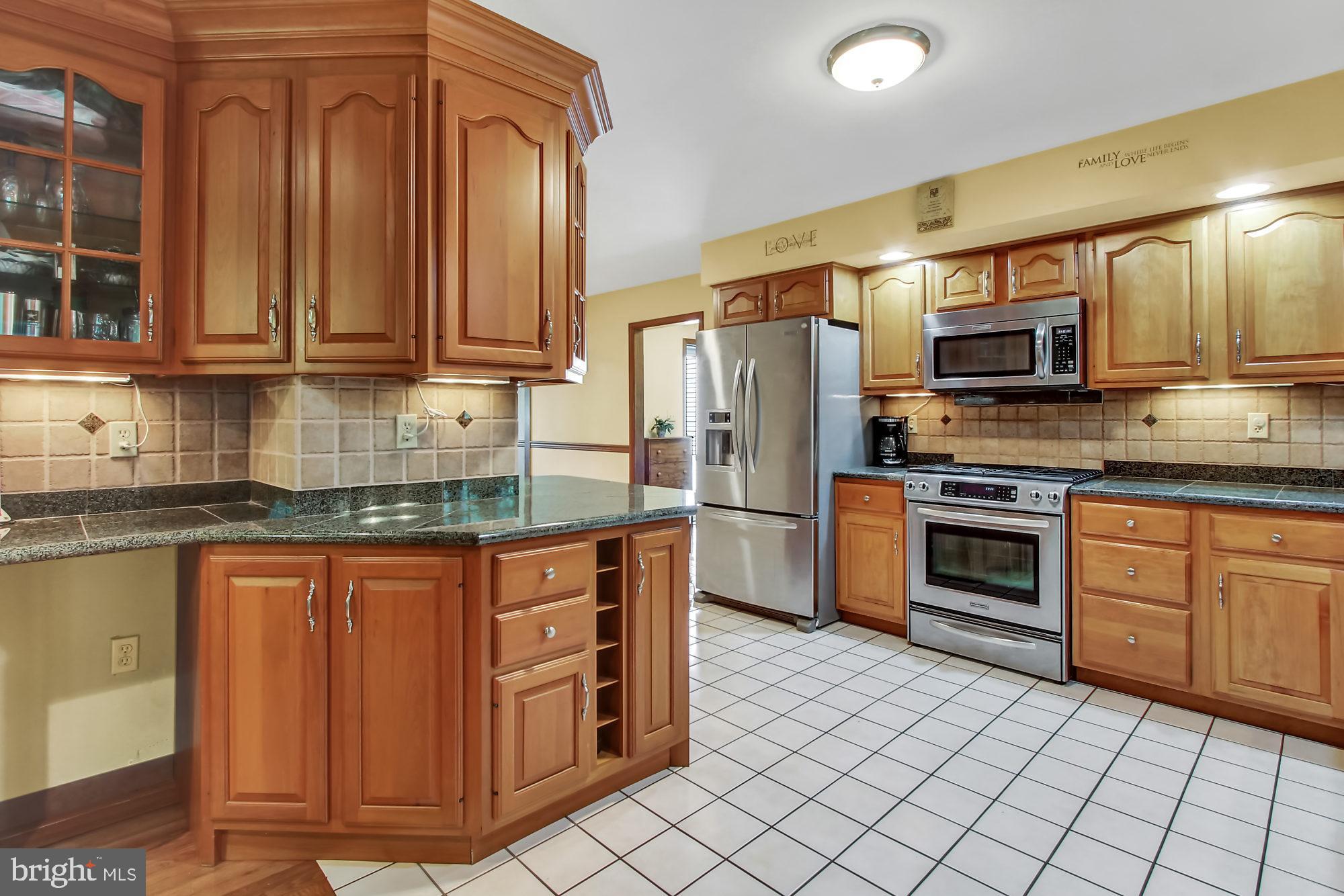 751 Brownsville Road Reading, PA 19608 - Photo 2 of 31 Kitchen / Family Dining Area
